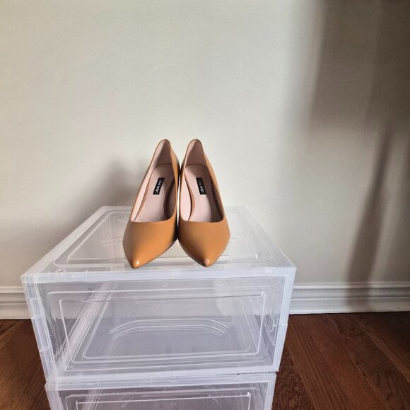 Nine West Leather Beige Pumps, Size 8 1/2 - Picture 3 of 8